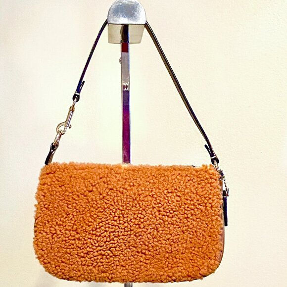 ‼️SILD‼️Coach GENUINE SHEARLING Teri Shoulder Bag - Picture 3 of 3